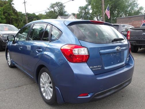 Quartz Blue Pearl 2014 Subaru Impreza 2.0i