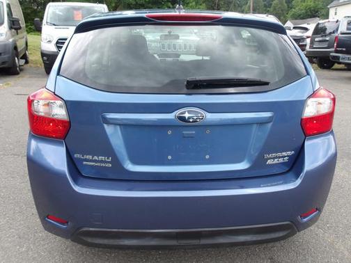 Quartz Blue Pearl 2014 Subaru Impreza 2.0i
