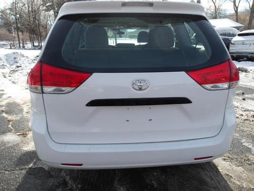 2011 Toyota Sienna Base