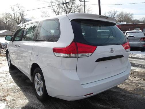 2011 Toyota Sienna Base