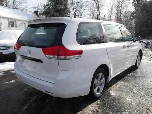 2011 Toyota Sienna Base
