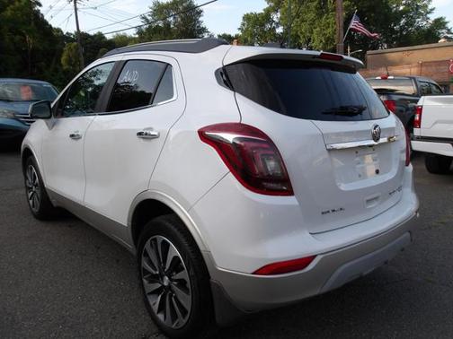 Summit White 2018 Buick Encore Preferred II