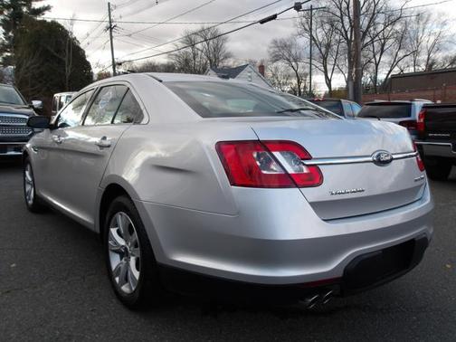 2011 Ford Taurus SEL