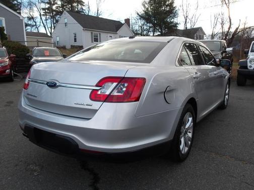 2011 Ford Taurus SEL