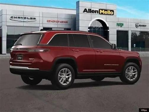 2025 Jeep Grand Cherokee Laredo