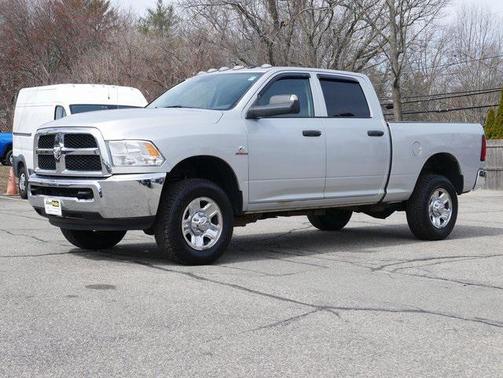 2017 RAM 2500 Tradesman Crew Cab 4x4 6'4' Box