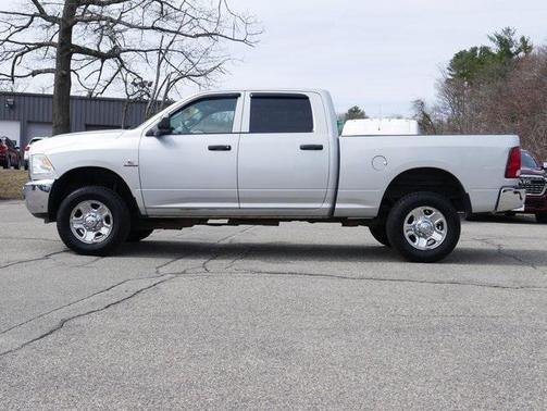 2017 RAM 2500 Tradesman Crew Cab 4x4 6'4' Box