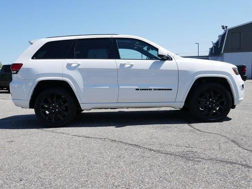 2022 Jeep Grand Cherokee Laredo