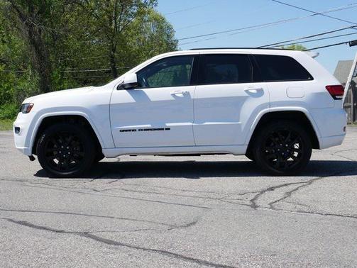 2022 Jeep Grand Cherokee Laredo