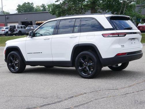 2024 Jeep Grand Cherokee Altitude