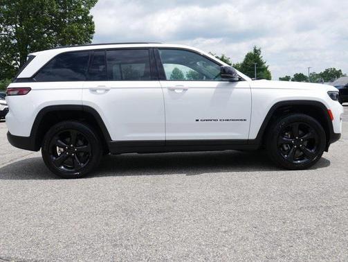2024 Jeep Grand Cherokee Altitude