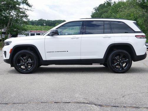 2024 Jeep Grand Cherokee Altitude