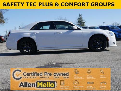 2022 Chrysler 300 Touring