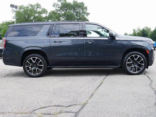 2022 Chevrolet Suburban RST
