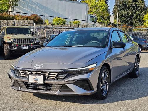 2025 Hyundai ELANTRA HEV SEL