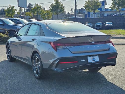 2025 Hyundai ELANTRA HEV SEL