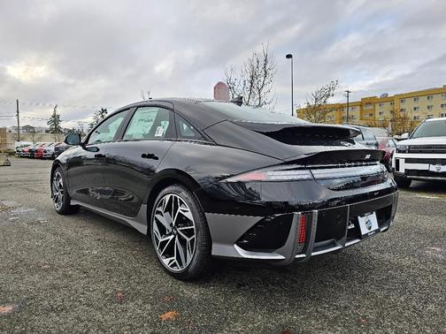2025 Hyundai IONIQ 6 SEL