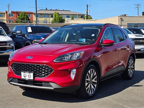 2020 Ford Escape Titanium