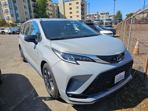 2024 Toyota Sienna XSE 7 Passenger