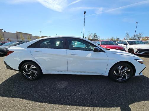2025 Hyundai ELANTRA HEV SEL Sport