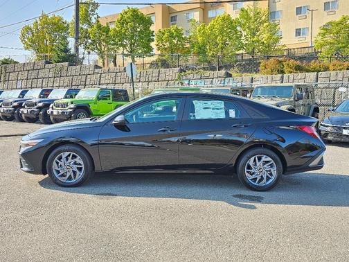 2025 Hyundai ELANTRA HEV Blue