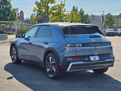 2025 Hyundai IONIQ 5 SE