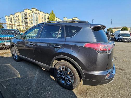 2017 Toyota RAV4 Hybrid XLE
