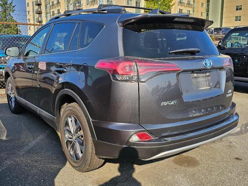 2017 Toyota RAV4 Hybrid XLE