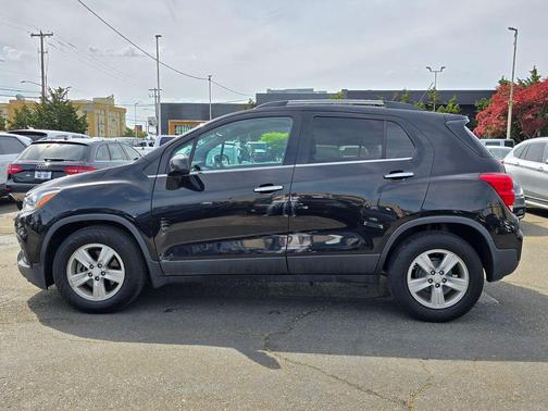 Black Metallic 2020 Chevrolet Trax LT