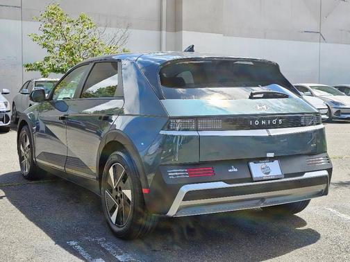 2025 Hyundai IONIQ 5 SE