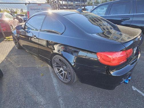 2011 BMW M3 Base (M6)