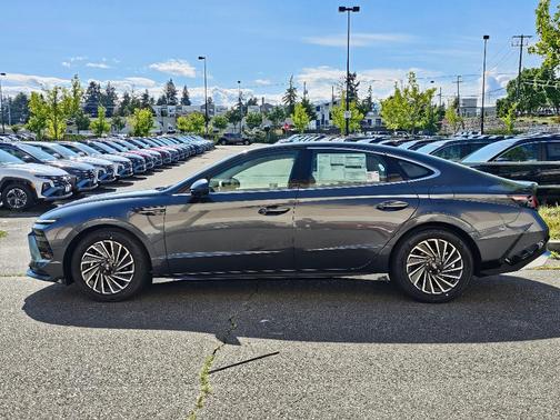 2025 Hyundai SONATA Hybrid Limited