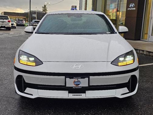 2025 Hyundai IONIQ 6 SE