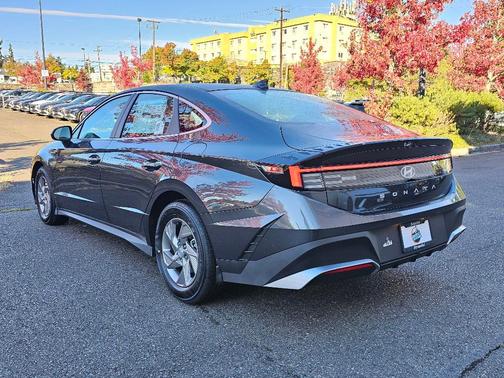2025 Hyundai SONATA SE