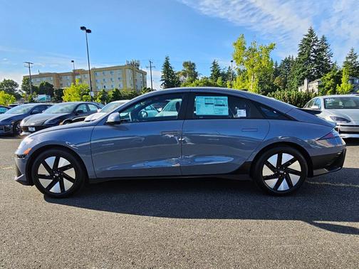 2025 Hyundai IONIQ 6 SE Standard Range
