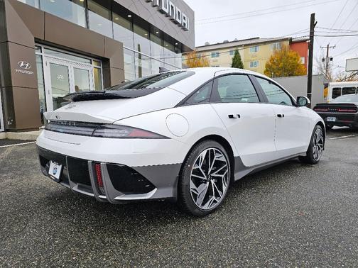 2025 Hyundai IONIQ 6 SEL