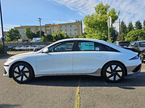2025 Hyundai IONIQ 6 SE Standard Range