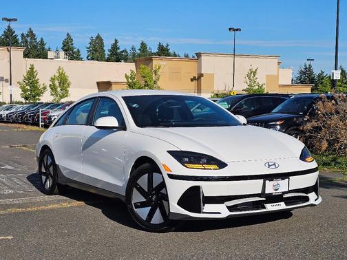 2025 Hyundai IONIQ 6 SE Standard Range