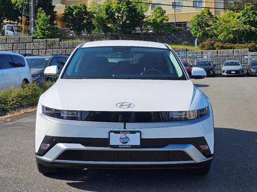 2025 Hyundai IONIQ 5 SE Standard Range
