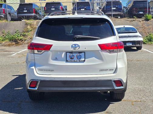 Blizzard Pearl 2017 Toyota Highlander Limited