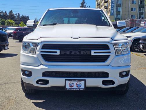 Bright White Clearcoat 2019 RAM 1500 Big Horn
