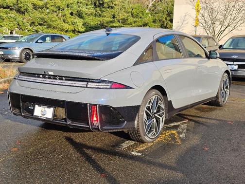 2025 Hyundai IONIQ 6 SEL