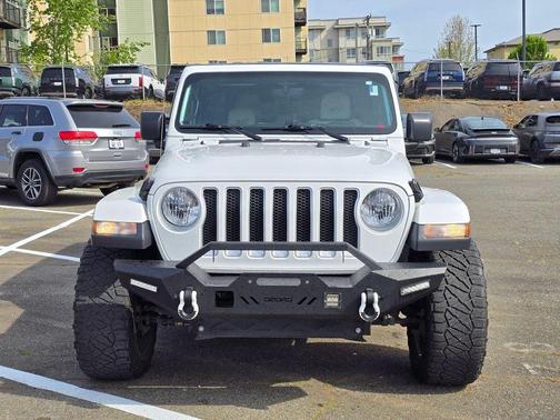 Bright White 2020 Jeep Wrangler Unlimited Sahara