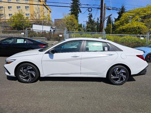 2025 Hyundai ELANTRA HEV SEL Sport