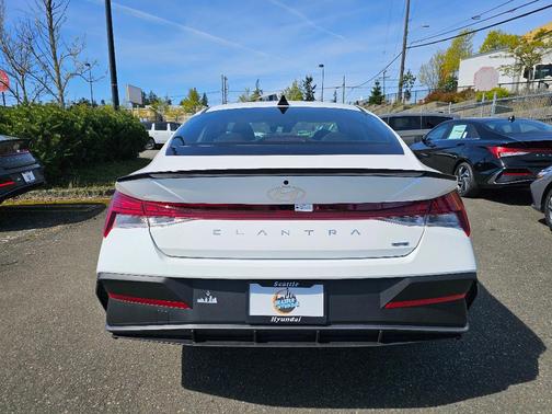2025 Hyundai ELANTRA HEV SEL Sport