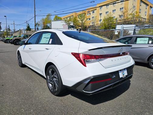 2025 Hyundai ELANTRA HEV SEL Sport