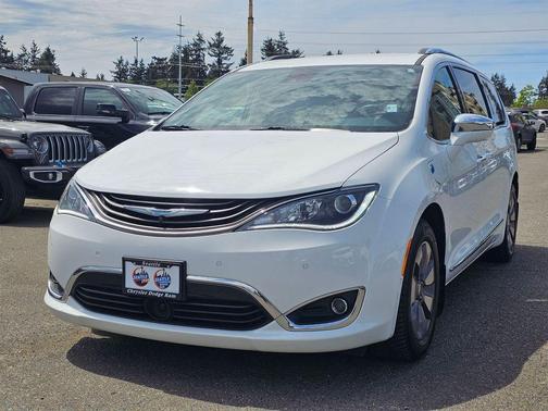 Bright White Clearcoat 2018 Chrysler Pacifica Hybrid Limited
