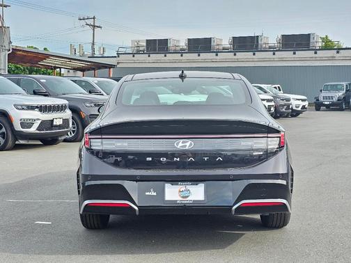 2025 Hyundai SONATA Hybrid Limited