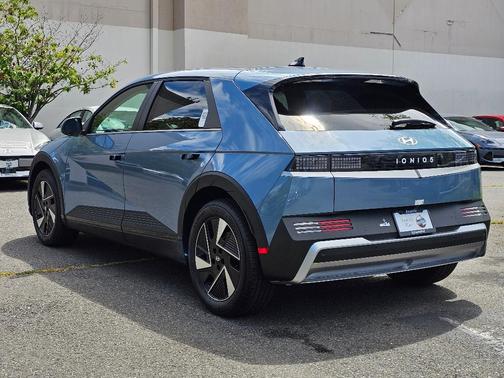 2025 Hyundai IONIQ 5 SE Standard Range