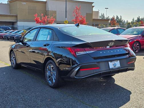 2025 Hyundai ELANTRA HEV Blue